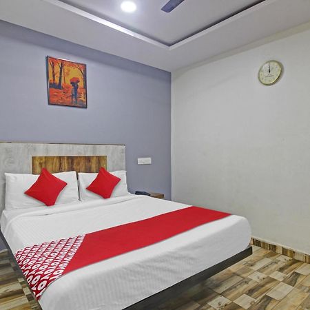 Super Hotel O Sri Sai Regency Hyderabad Exteriör bild