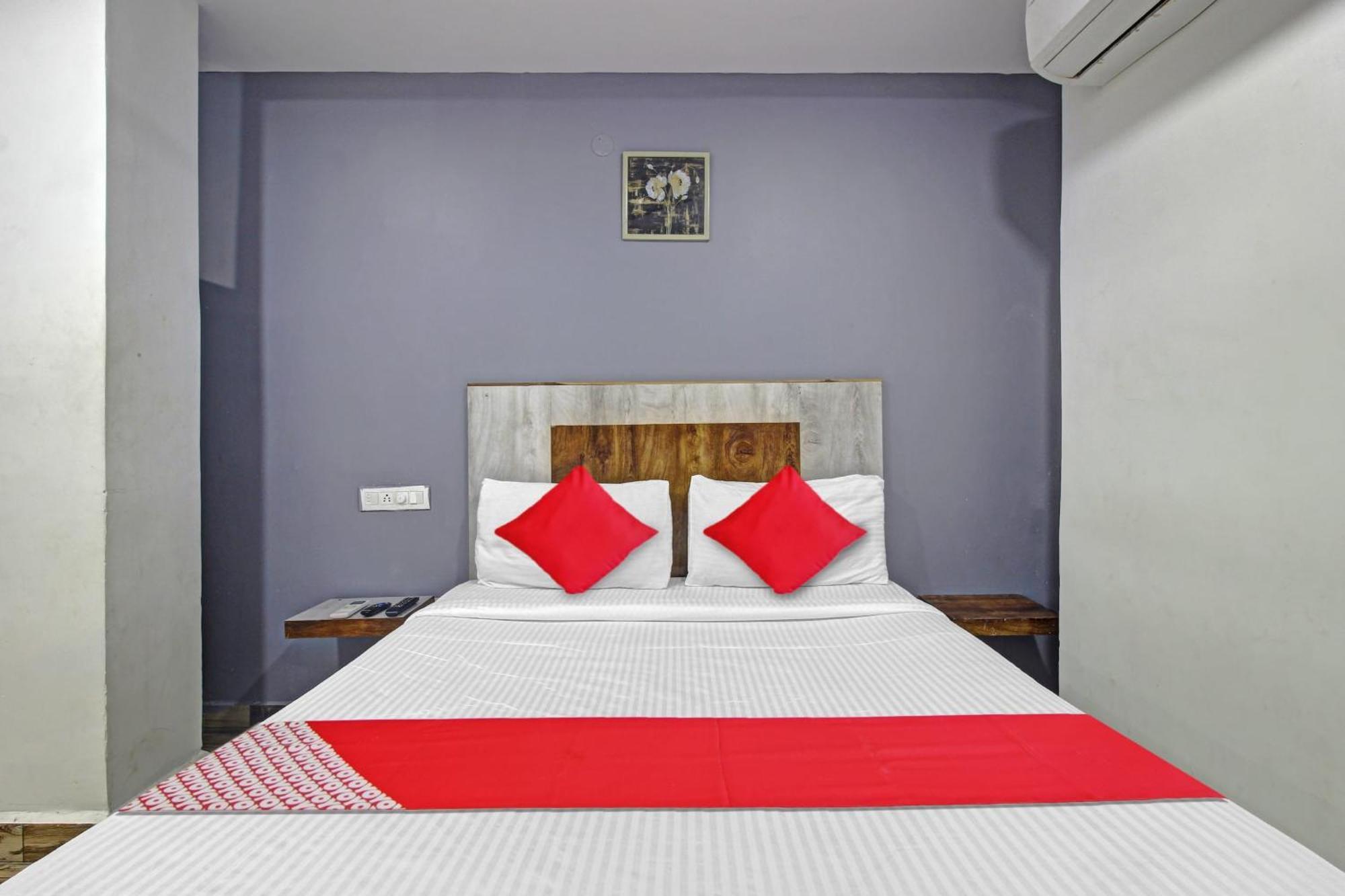 Super Hotel O Sri Sai Regency Hyderabad Exteriör bild