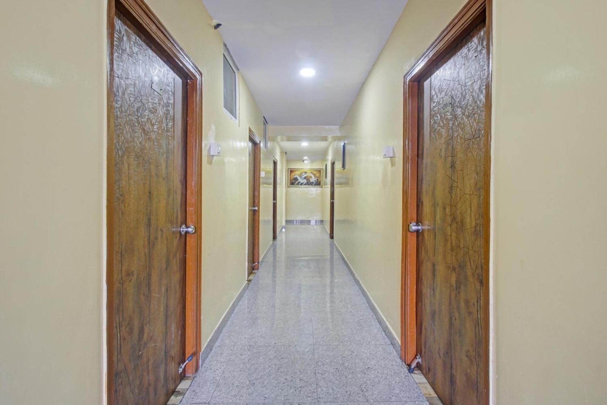 Super Hotel O Sri Sai Regency Hyderabad Exteriör bild