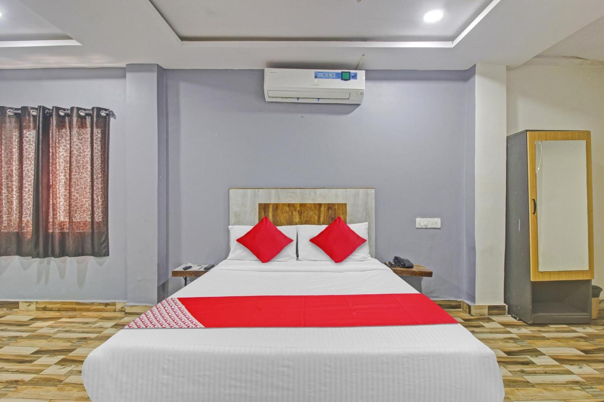 Super Hotel O Sri Sai Regency Hyderabad Exteriör bild
