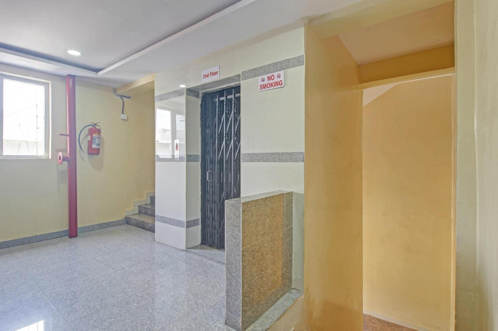 Super Hotel O Sri Sai Regency Hyderabad Exteriör bild