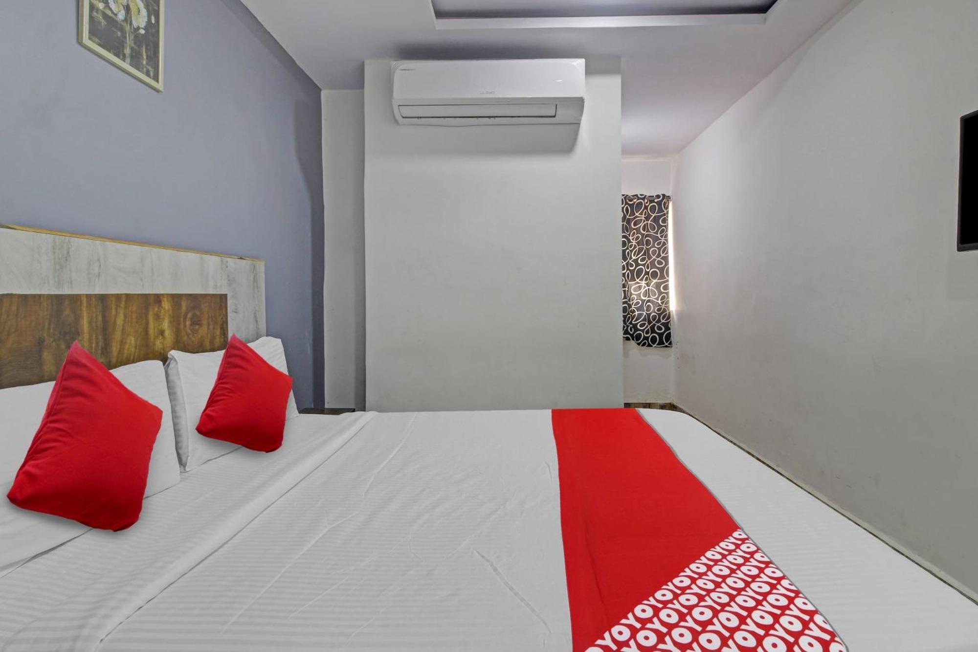 Super Hotel O Sri Sai Regency Hyderabad Exteriör bild
